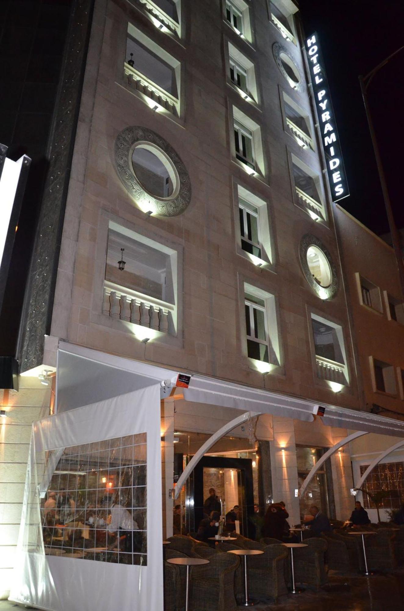 Hotel-Cafe-Restaurant Pyramides, ターザ エクステリア 写真